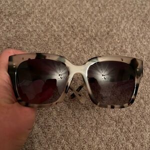 Cute light tortoise Diff eyewear